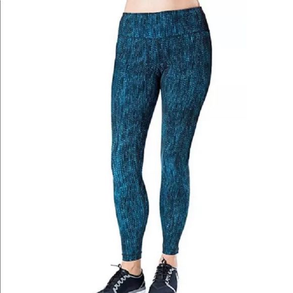 Kirkland Signature Active Crop Legging Tights - Picture 1 of 5